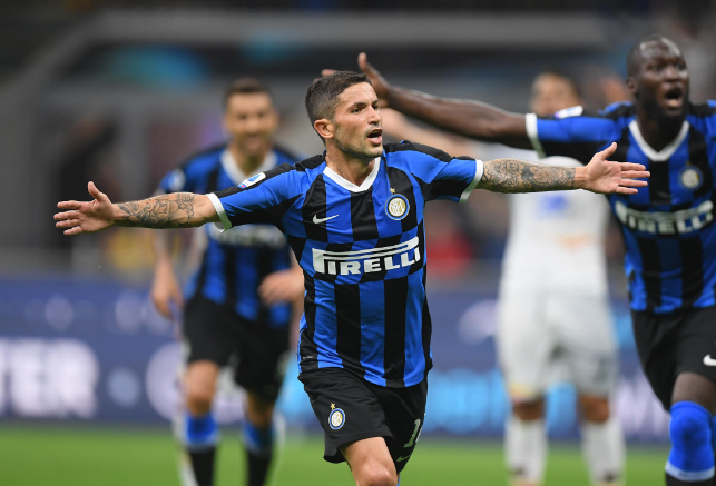 法媒：本泽马并未与吉达联合续约，也没收到俱乐部的续约提案（法媒：本泽马未与吉达联合续约，俱乐部亦未提出续约提案）