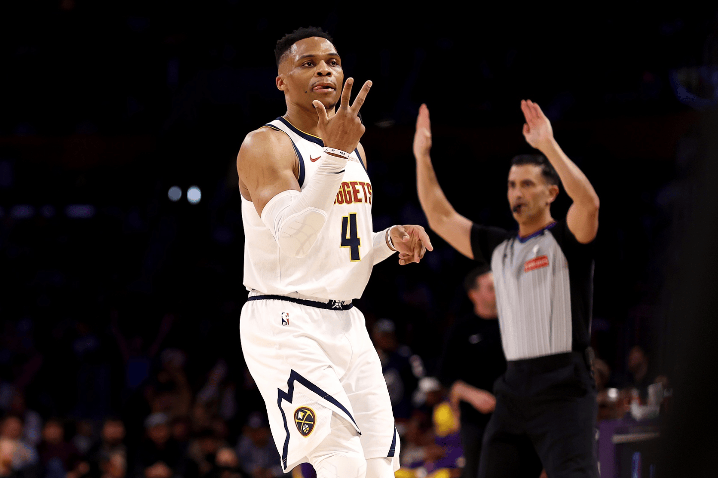 NBA湖人队遭遇本赛季首次三连败…东契奇表示“大家需要更努力…”（NBA湖人本季首尝三连败，东契奇：全队必须更努力）