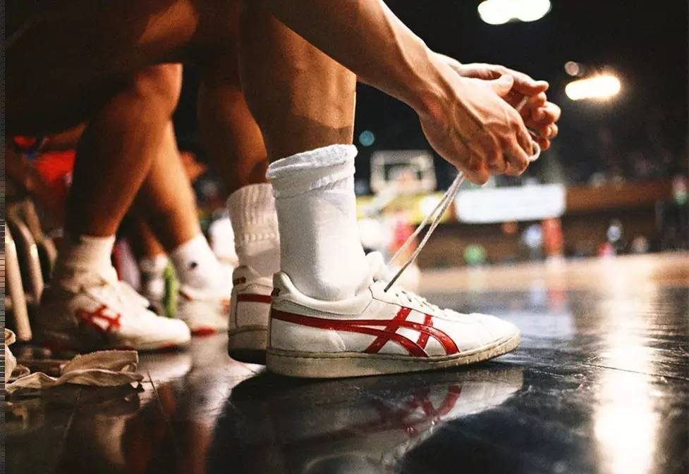 再见会是何时？上一次亚泰降级，球队用时两年重回中超（再见在何日？亚泰上次降级两年后重返中超）