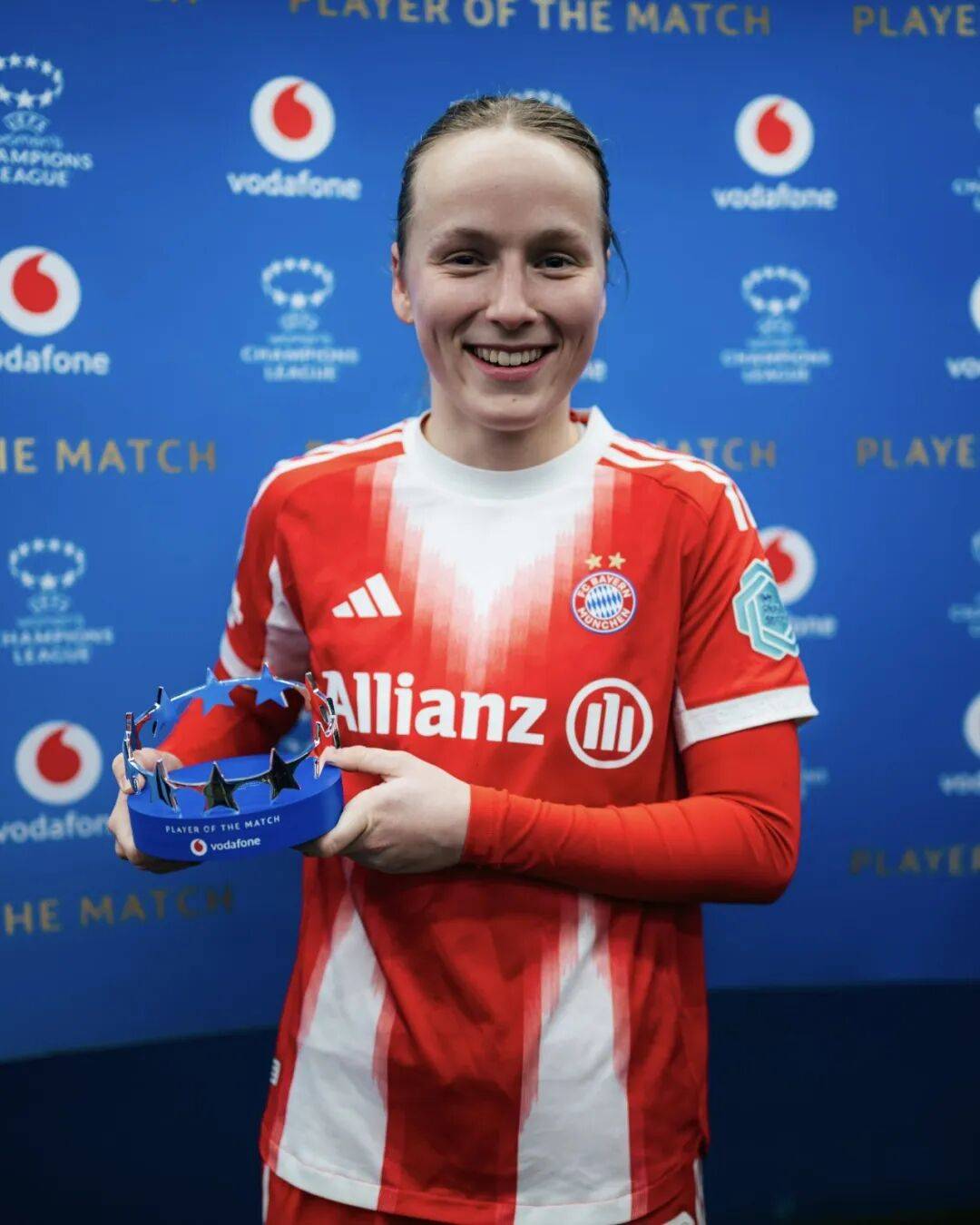 梅开二度助药厂6球大胜海登海姆，19岁中场马扎当选全场最佳（药厂6球横扫海登海姆：梅开二度建功，19岁中场马扎荣膺全场最佳）