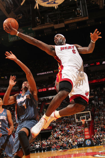 阿拉维斯1-0皇家社会，卢卡斯-博耶点射制胜（卢卡斯-博耶点球一锤定音，阿拉维斯1-0小胜皇家社会）