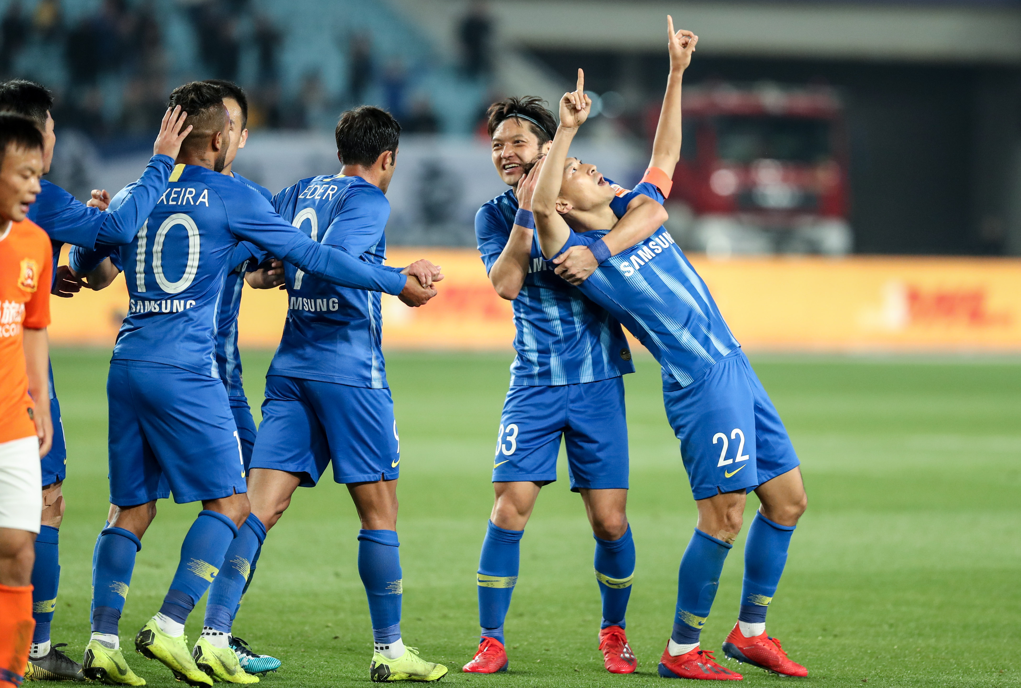 29+8+5！媒体人：陈盈骏的爆发之夜 全联盟都眼馋的后卫 北京有俩（29+8+5爆发！媒体人称陈盈骏高光之夜：全联盟垂涎的后卫，北京有俩）