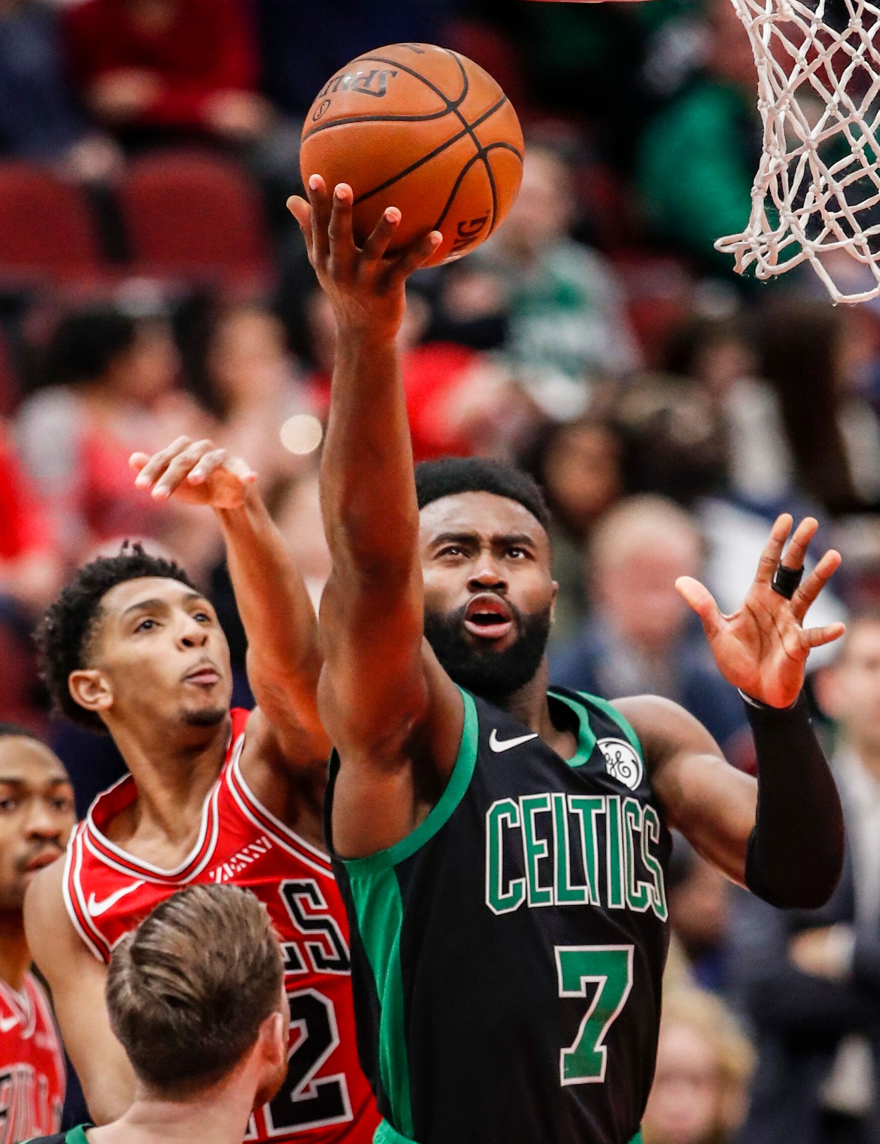 为什么说打不了橄榄球的才会去打NBA？张伯伦：篮球是娘娘腔运动（打不了橄榄球才去NBA？张伯伦曾称篮球“不够硬派”）