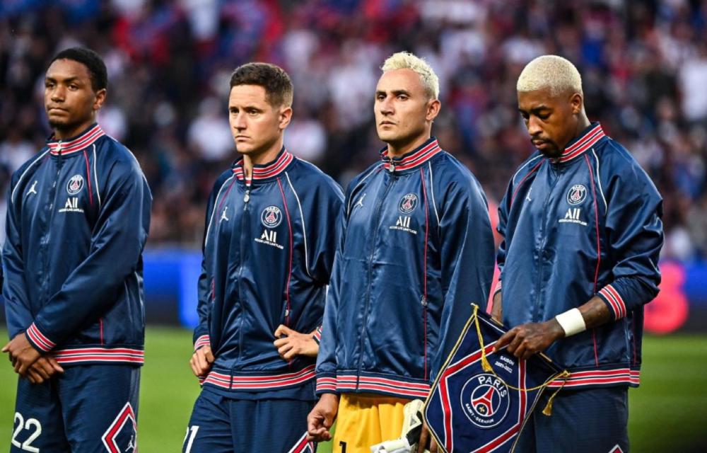 圣诞快乐！NBA官方晒詹姆斯 东契奇 杜兰特赛前入场片段（NBA官方送上圣诞祝福：晒詹姆斯、东契奇、杜兰特赛前入场片段）