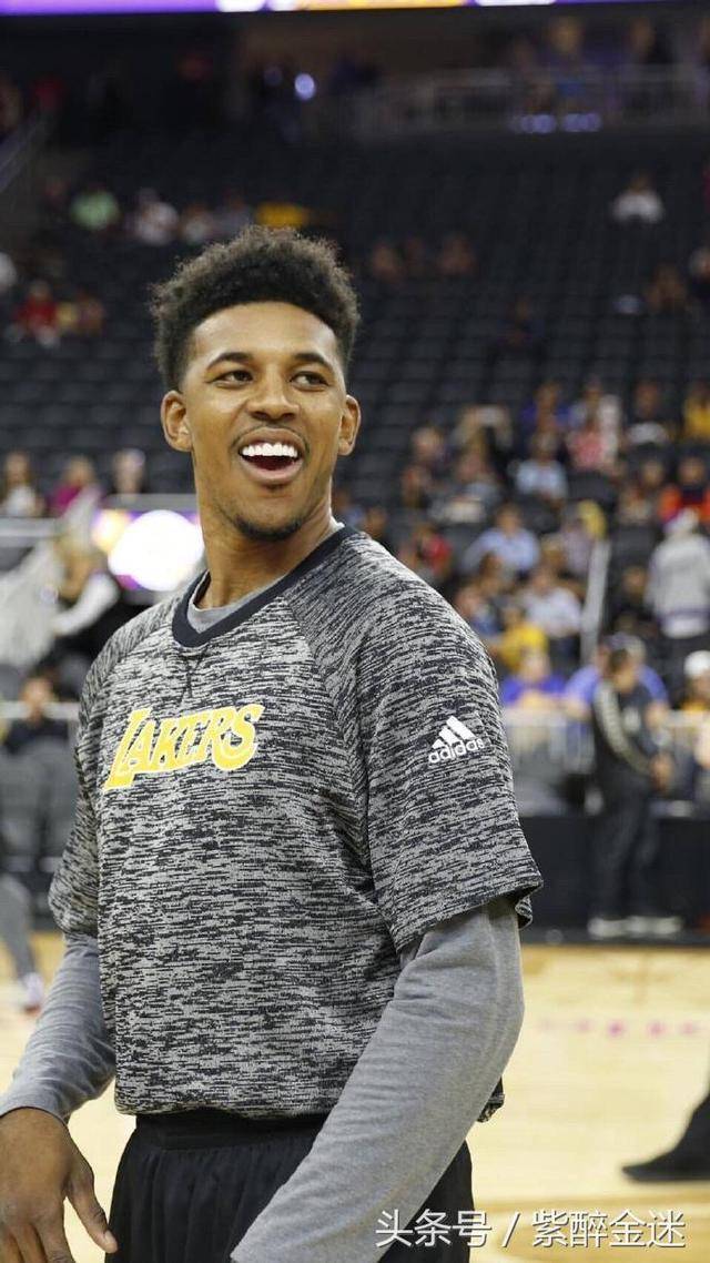 亚洲第一门将？陈威4项数据高居亚冠第一：国门最佳接班人！（陈威亚冠四项领跑，被誉为国门最佳接班人：亚洲第一门将在望？）