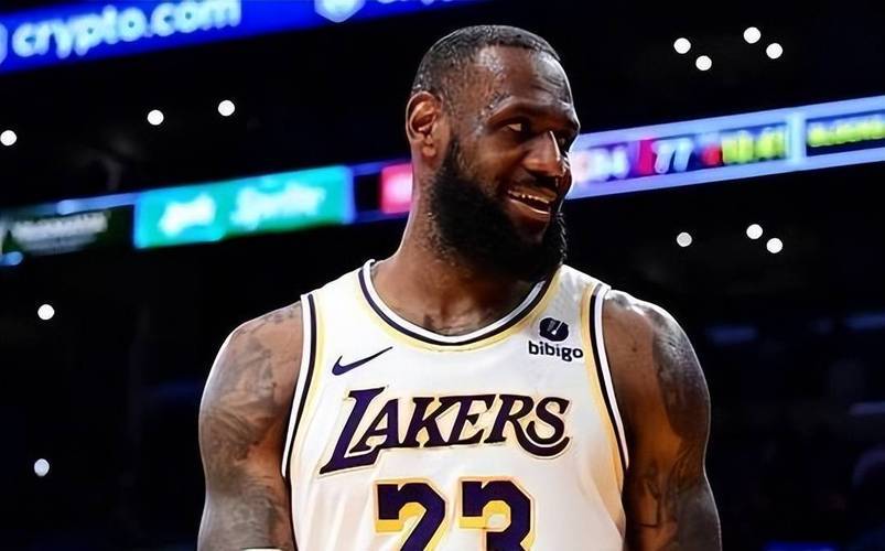 亚沙里：大约三个月后，能在一场友谊赛里首发的感觉真好（亚沙里：阔别三个月再度友谊赛首发，感觉真棒）