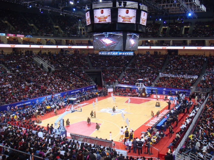 奥莱：因背身列队事件被禁足6个月，贝隆上诉至体育仲裁法庭（奥莱：贝隆因背身列队遭禁赛半年，已向体育仲裁法庭提起上诉）