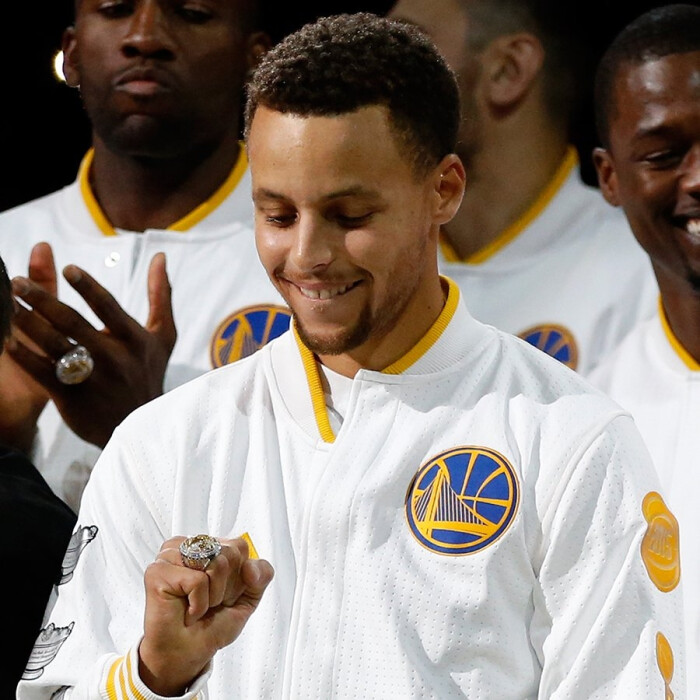 穆帅：葡萄牙体育有一人随便犯规都没事，我们仍在争冠行列（穆里尼奥：葡萄牙体育有人犯规不受罚，我们仍在冠军竞争中）