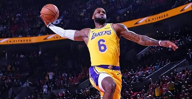 卢：如果我们要摆脱目前的困境 要从小卡和哈登两个人开始（泰伦·卢：要走出困境，必须由小卡和哈登带头）