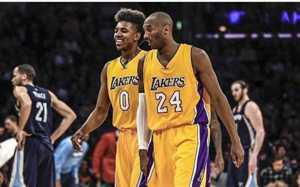 斯基拉：英超俱乐部想签圣地亚哥-卡斯特罗，但博洛尼亚不想卖（斯基拉：多家英超球队青睐圣地亚哥·卡斯特罗，但博洛尼亚态度强硬不愿放人）