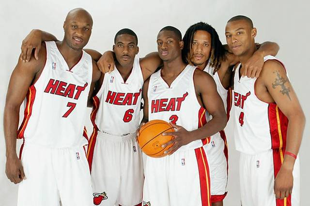 巴西前锋胡尔克39岁仍在巅峰状态！胡尔克在本赛季...（39岁胡尔克巅峰不减：巴西锋霸本赛季持续高光）