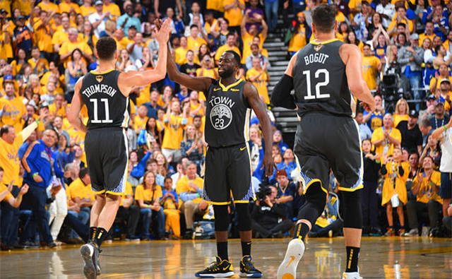 湖北女足历史首次闯入全运会决赛，王霜哭着感叹：太不容易了（湖北女足史上首次晋级全运会决赛，王霜落泪感慨：一路走来不易）