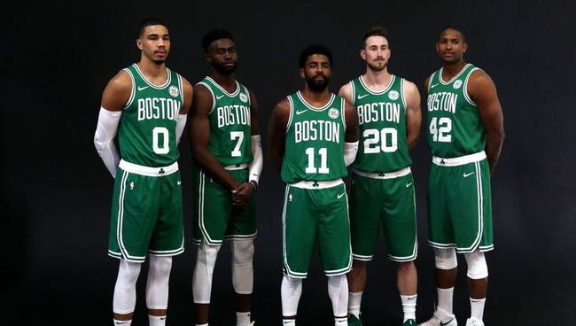 0分0板0助+投篮过桥，被杜锋“死亡凝视”，粤蜜：赶快把他送走（挂零出场还投篮过桥，遭杜锋怒瞪，广东球迷：赶紧把他送走）