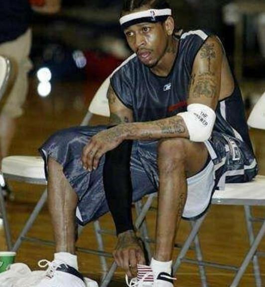 米体：国米想让邓弗里斯在意超杯半决赛对阵博洛尼亚时复出（米兰体育报：国际米兰计划让邓弗里斯在意大利超级杯半决赛战博洛尼亚时复出）