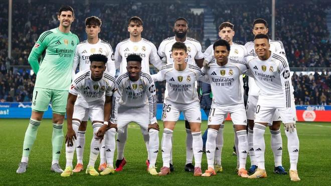 这队进攻端火力全开（这支球队进攻火力爆棚）