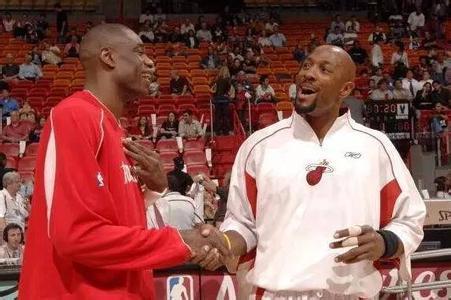 TA分析3-5-2阵型：从翼卫驱动到双锋美学，弱队逆袭制胜之道（3-5-2全解析：翼卫驱动、双锋共舞，弱队逆袭的取胜法则）