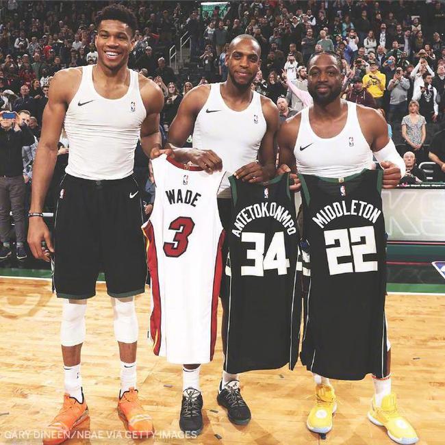 终于能拿分了，欧冠四战全败的本菲卡和阿贾克斯下轮直接交手（欧冠前四轮皆负的本菲卡与阿贾克斯下轮直面对决，力争打破零分）